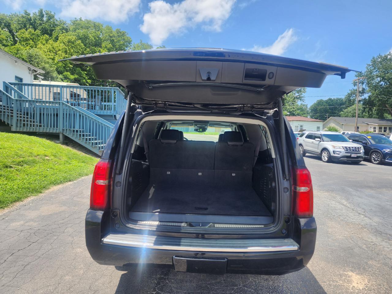 Chevrolet Suburban Premier 4WD 2017