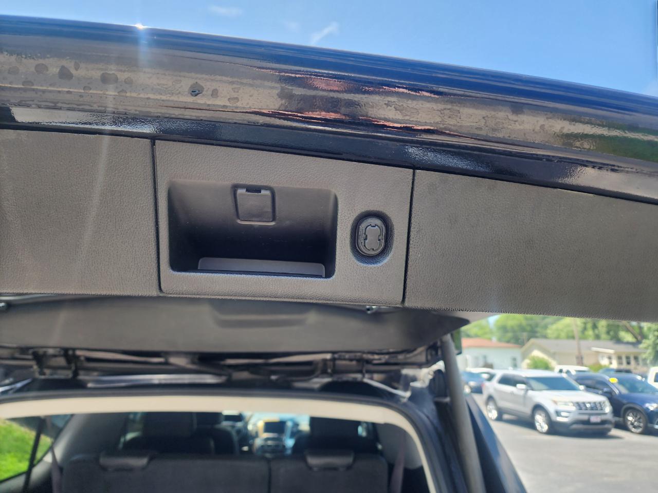 Chevrolet Suburban Premier 4WD 2017
