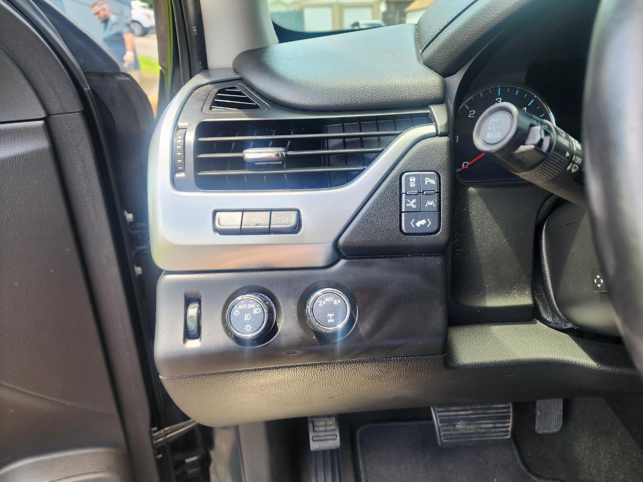 Chevrolet Suburban Premier 4WD 2017