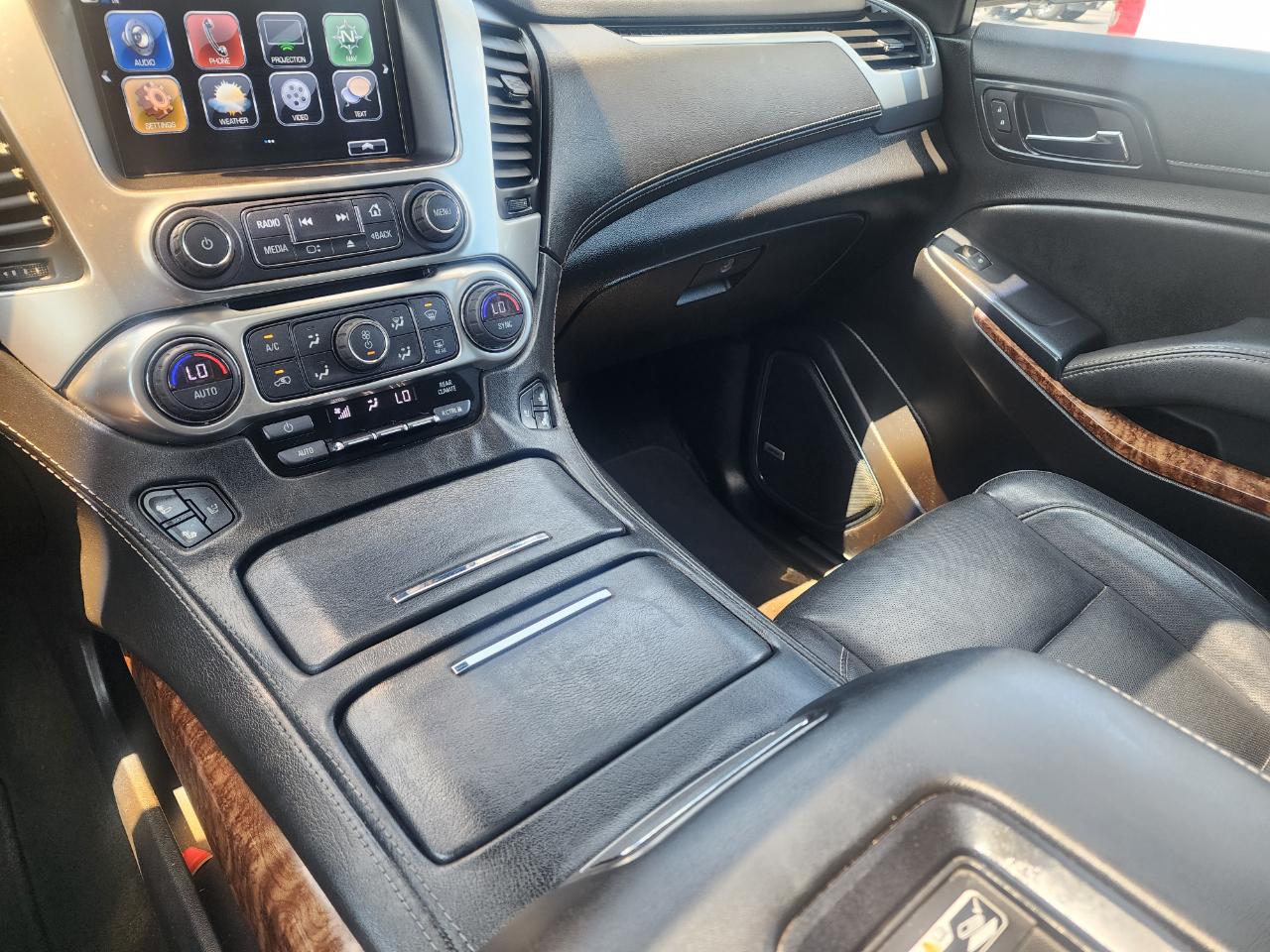 Chevrolet Suburban Premier 4WD 2017
