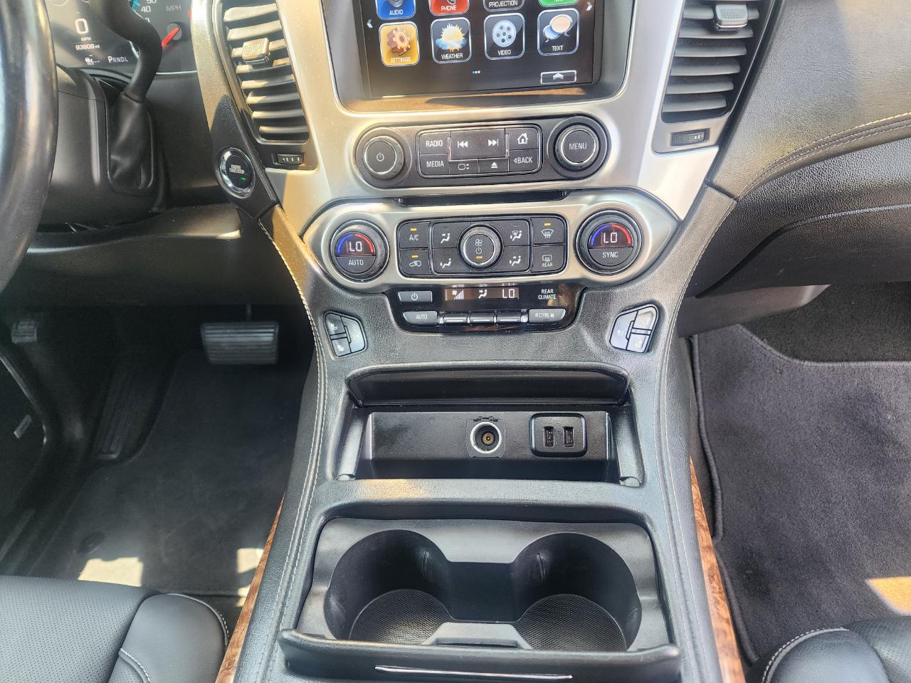 Chevrolet Suburban Premier 4WD 2017