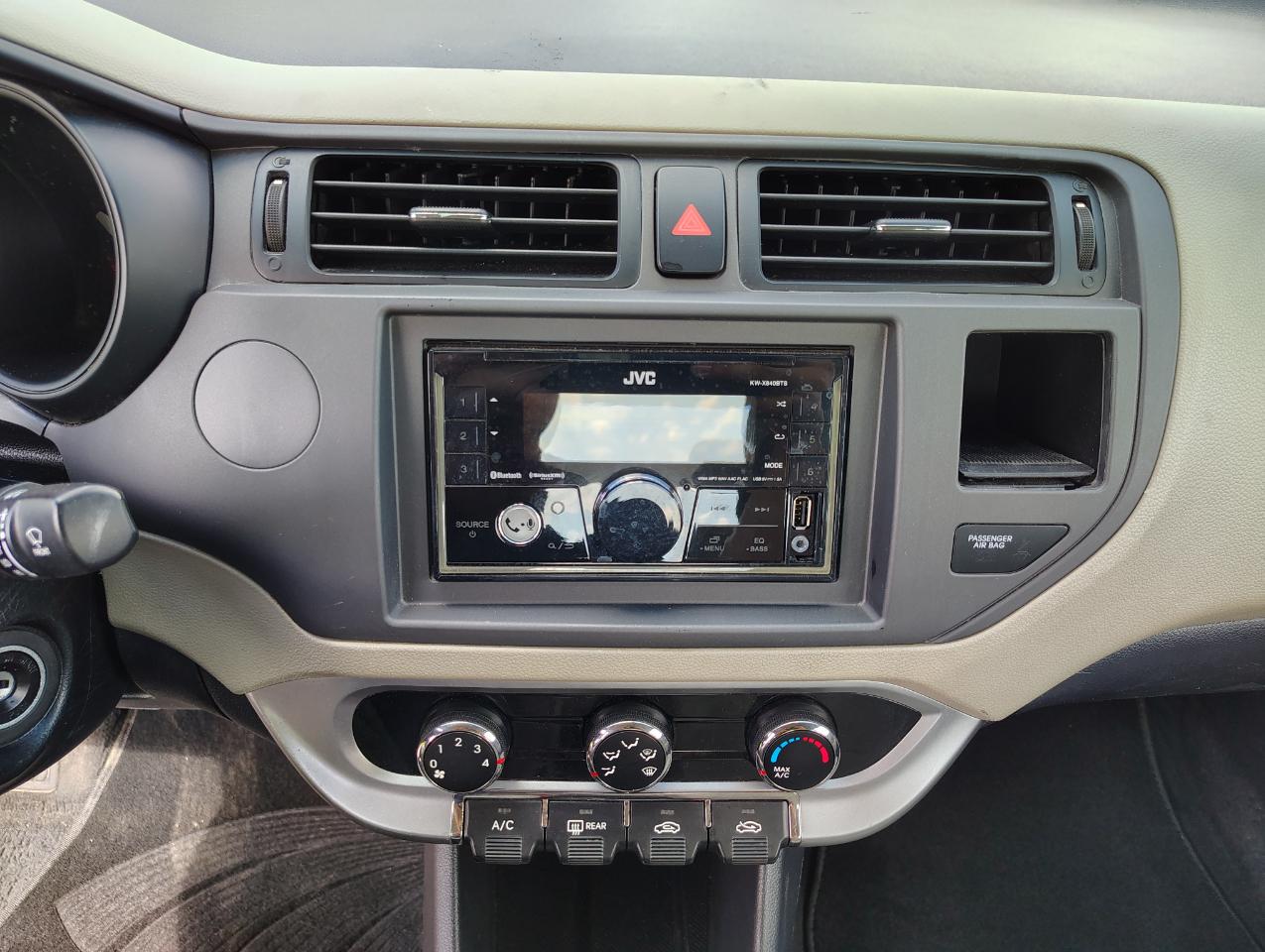 Kia Rio LX 2013