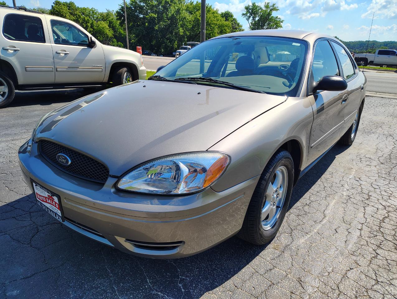 Ford Taurus SE 2004