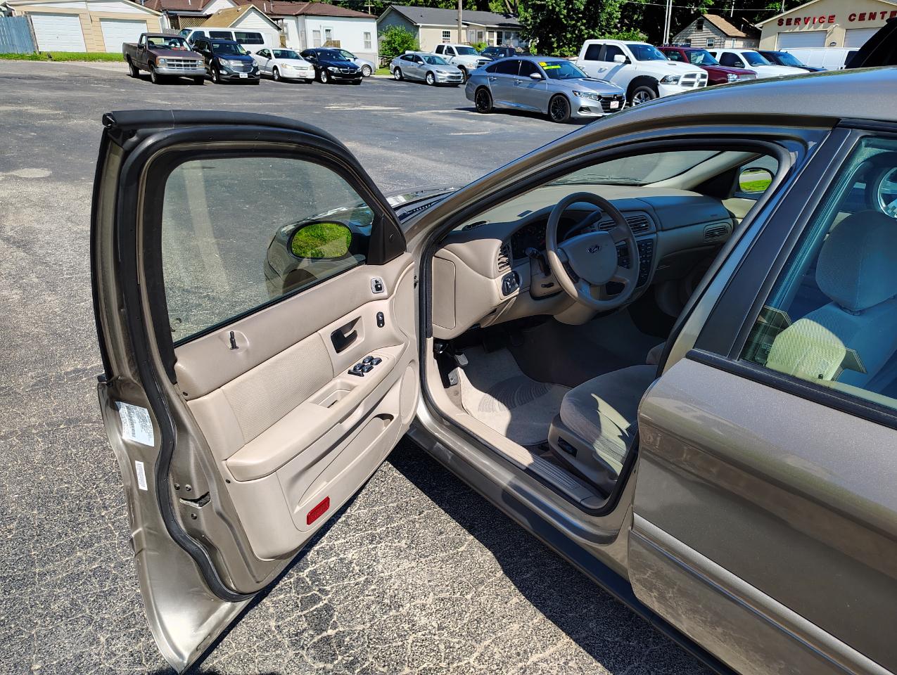 Ford Taurus SE 2004
