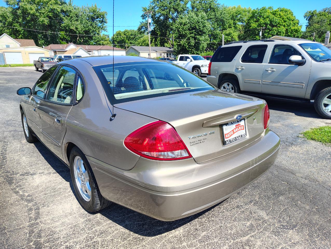 Ford Taurus SE 2004