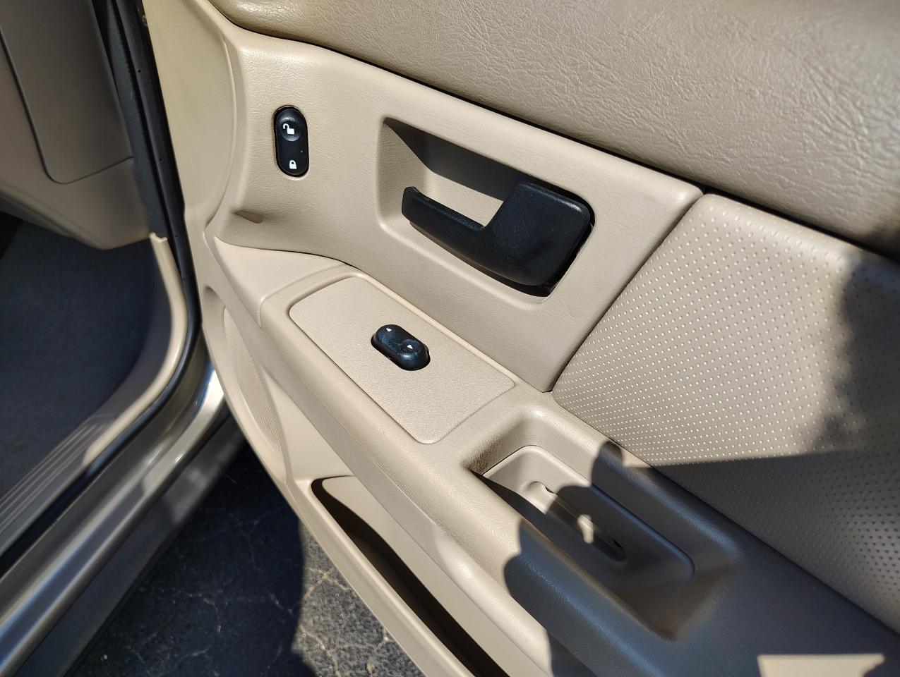 Ford Taurus SE 2004