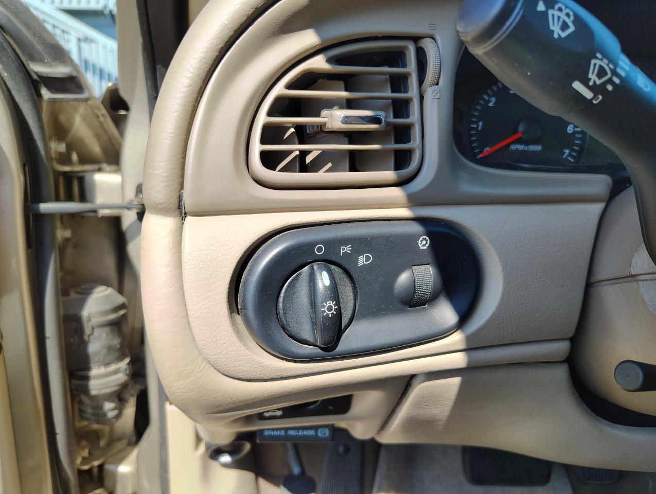Ford Taurus SE 2004