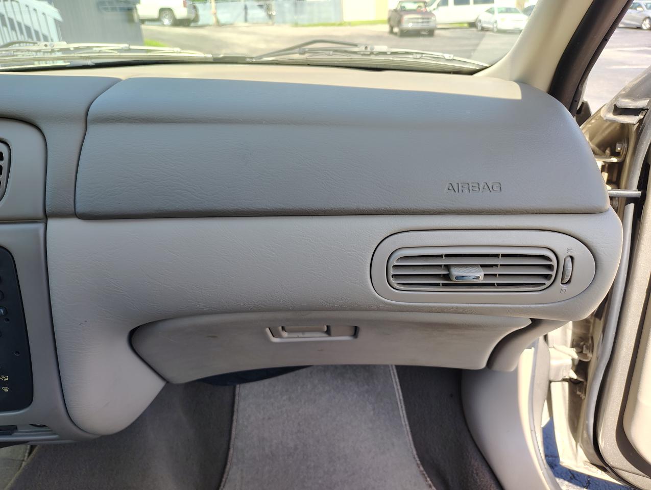 Ford Taurus SE 2004