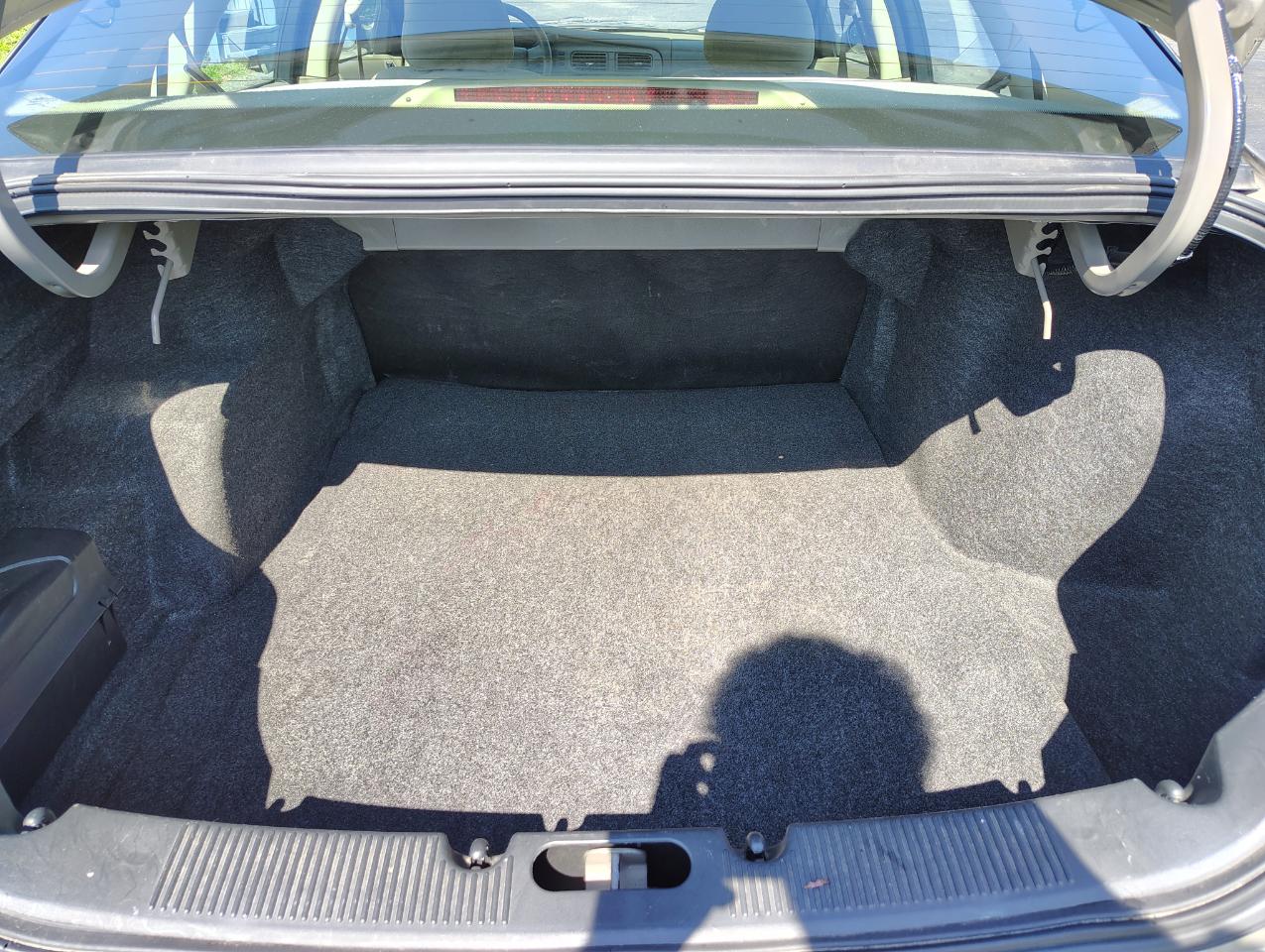 Ford Taurus SE 2004
