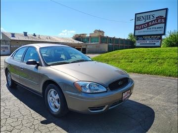 2004 Ford Taurus SE