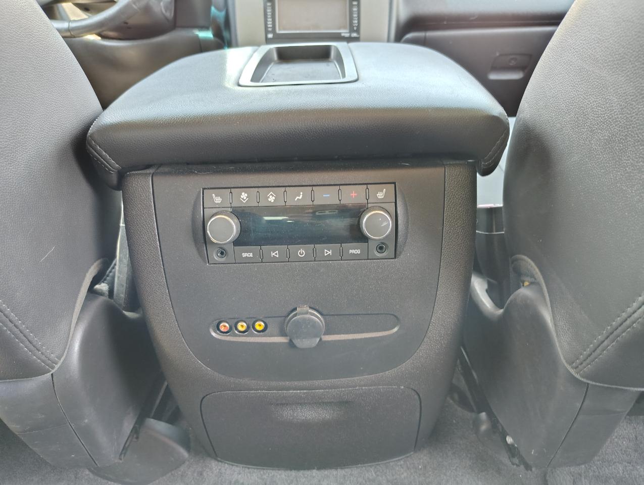 GMC Yukon SLT 4WD 2014