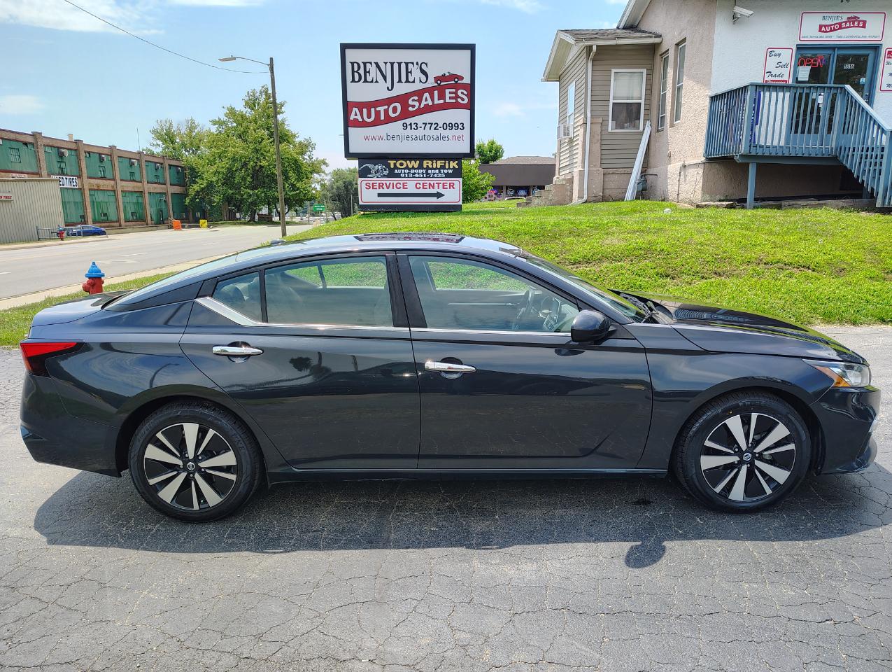 Nissan Altima 2.5 SV 2022