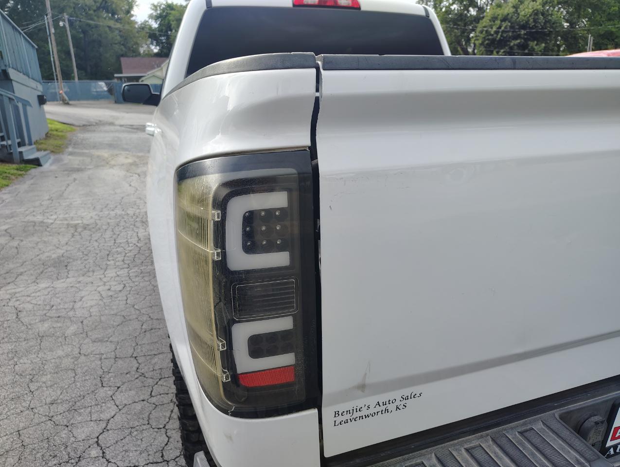2018 Chevrolet Silverado 1500 LT Z71 - Photo 24