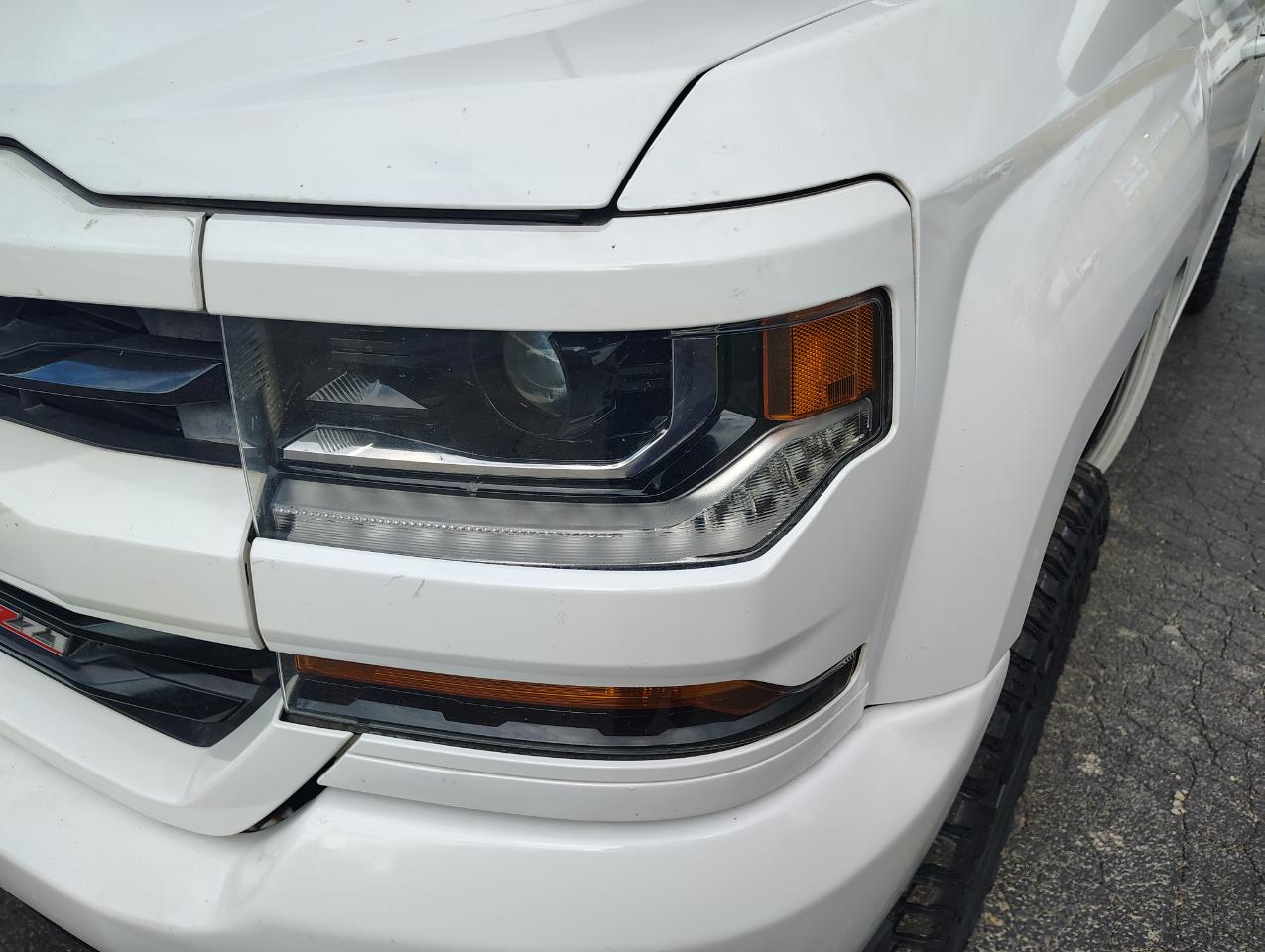 2018 Chevrolet Silverado 1500 LT Z71 - Photo 21
