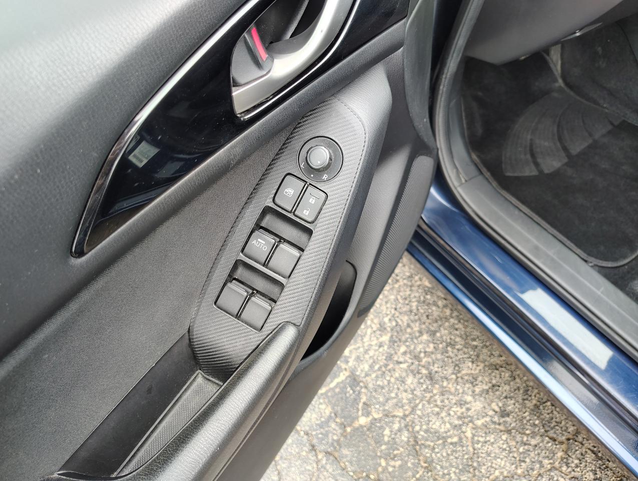 Mazda MAZDA3 i Touring AT 4-Door 2014