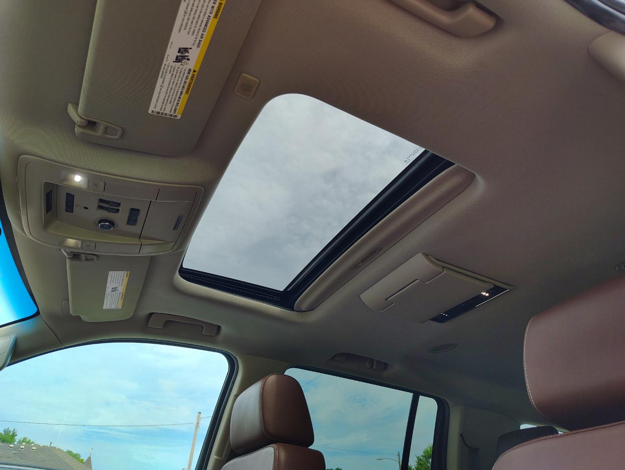 Chevrolet Suburban Premier 4WD 2017