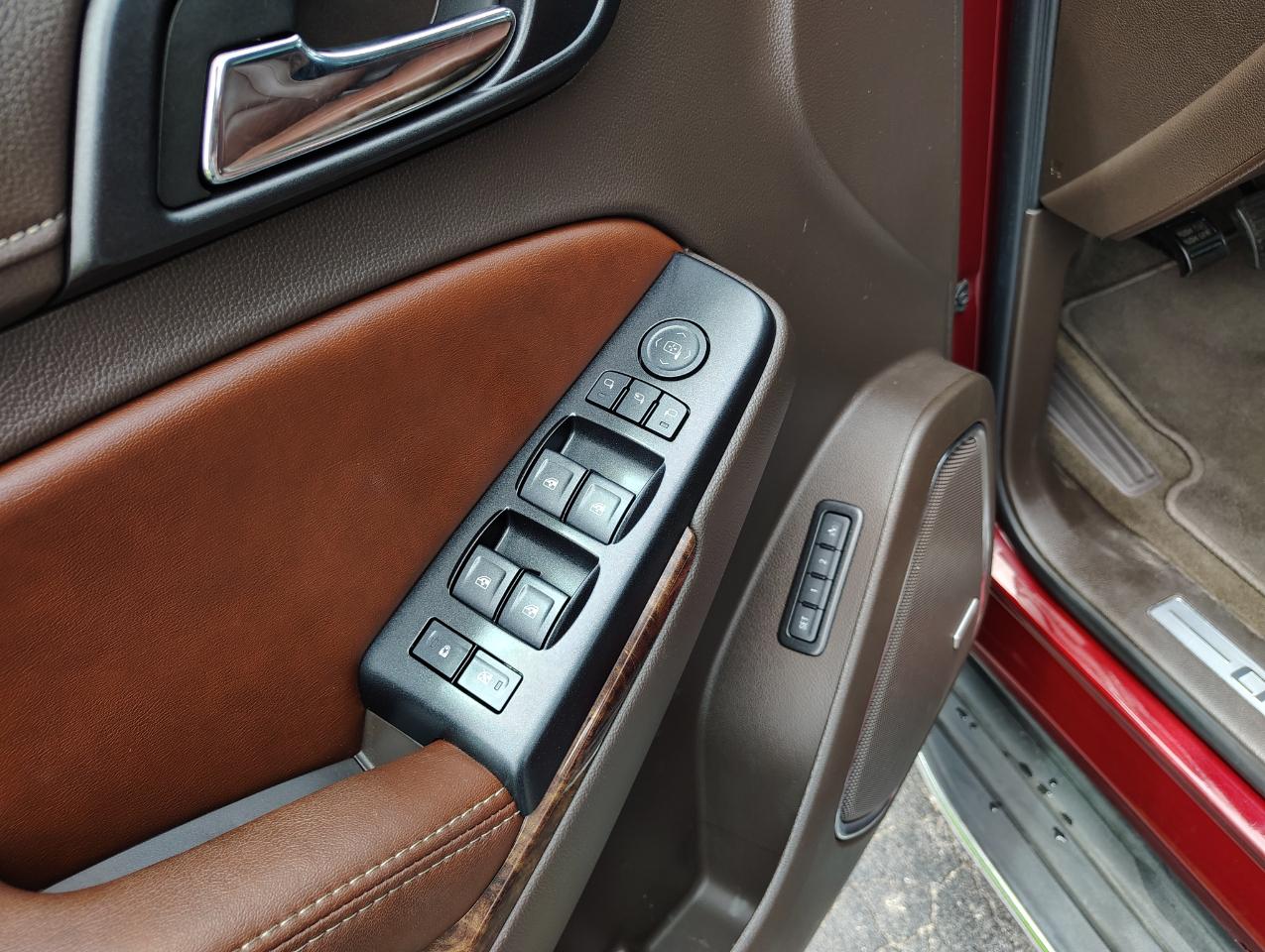 Chevrolet Suburban Premier 4WD 2017