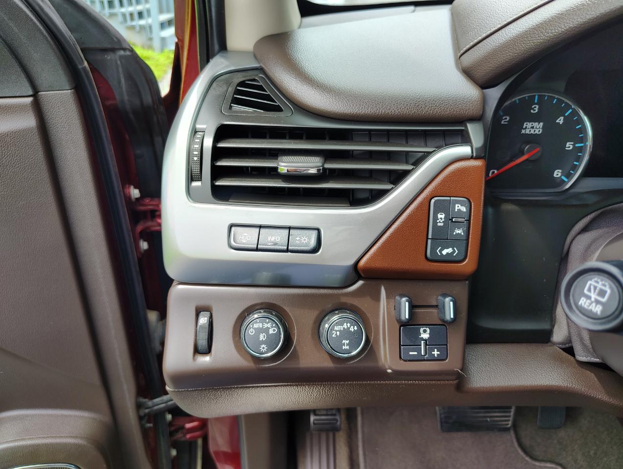 Chevrolet Suburban Premier 4WD 2017