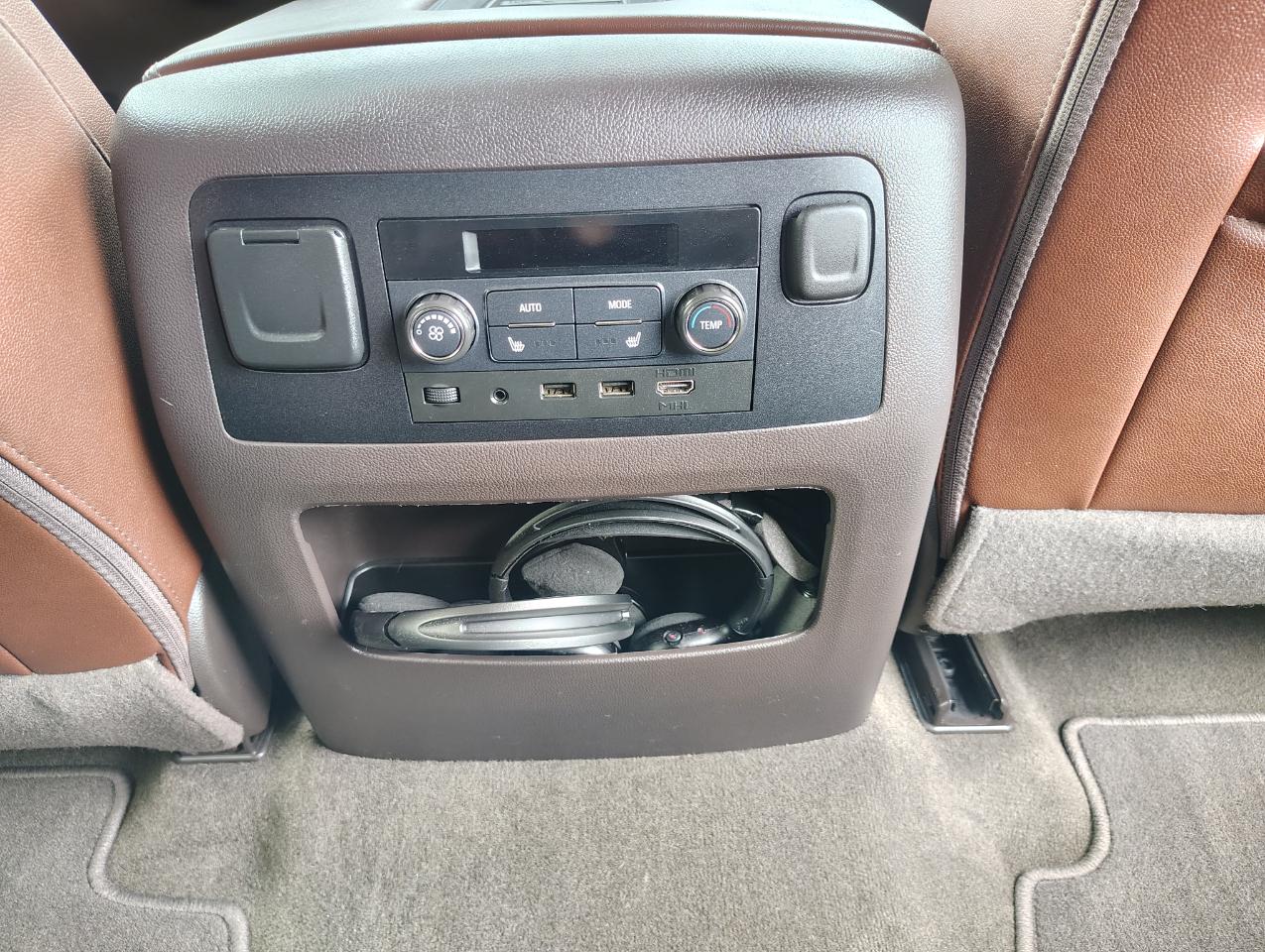 Chevrolet Suburban Premier 4WD 2017