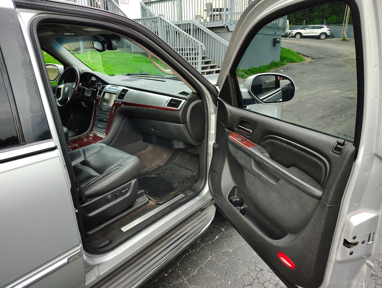 Cadillac Escalade ESV AWD Luxury 2013