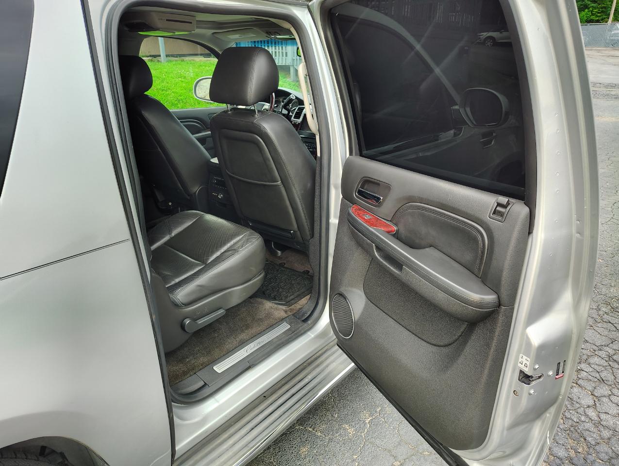 Cadillac Escalade ESV AWD Luxury 2013