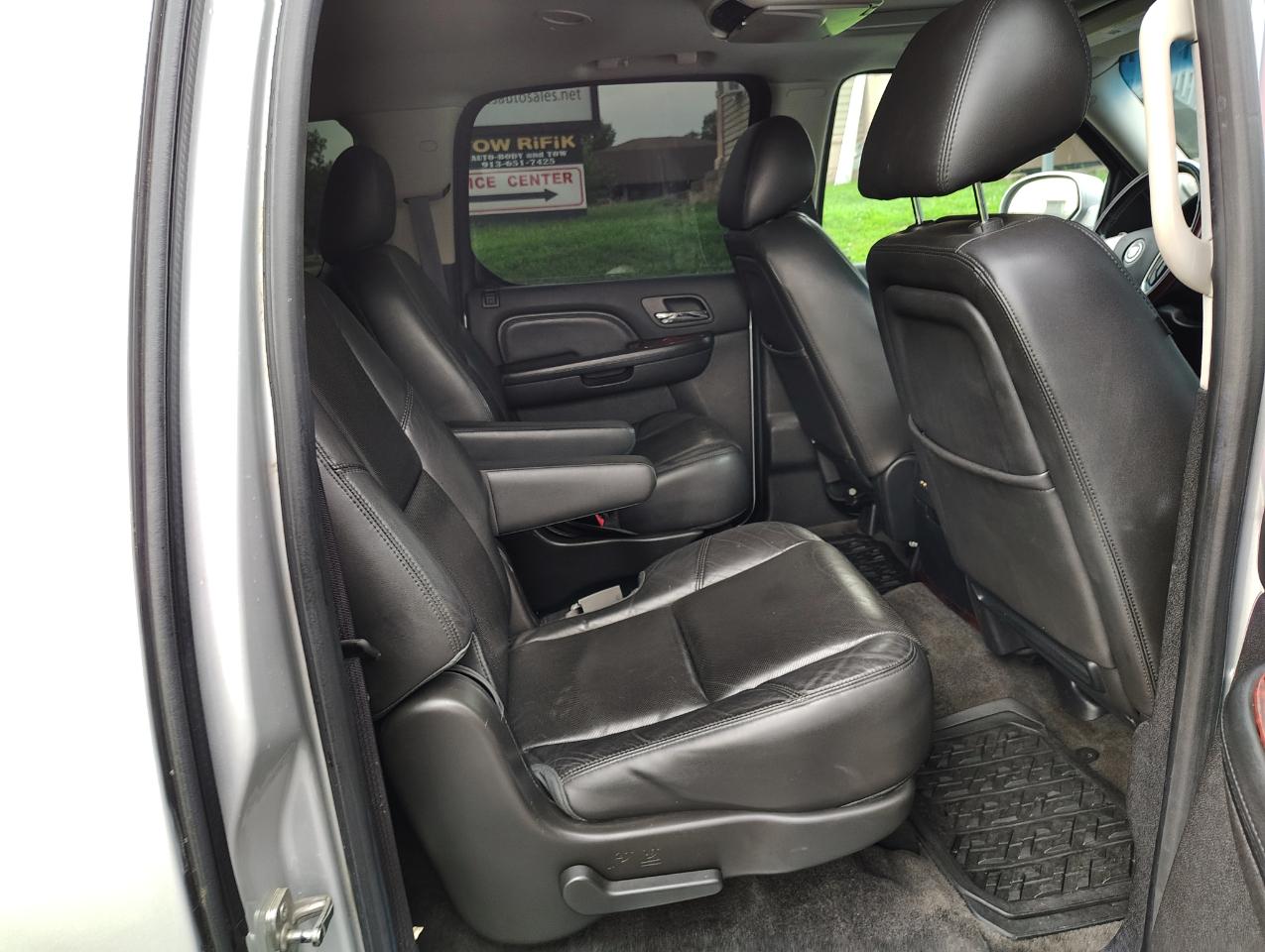 Cadillac Escalade ESV AWD Luxury 2013
