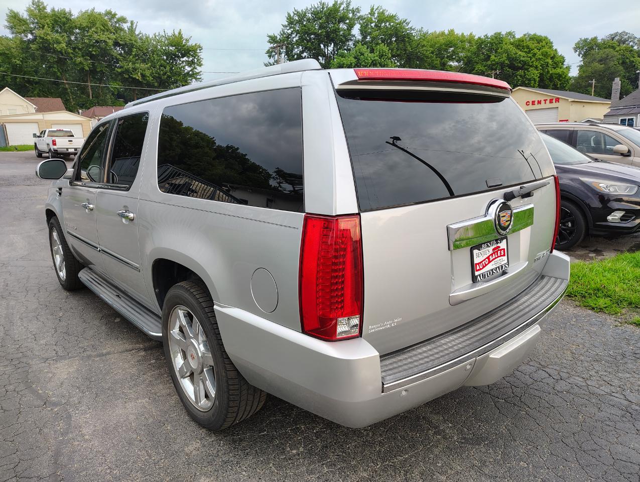 Cadillac Escalade ESV AWD Luxury 2013