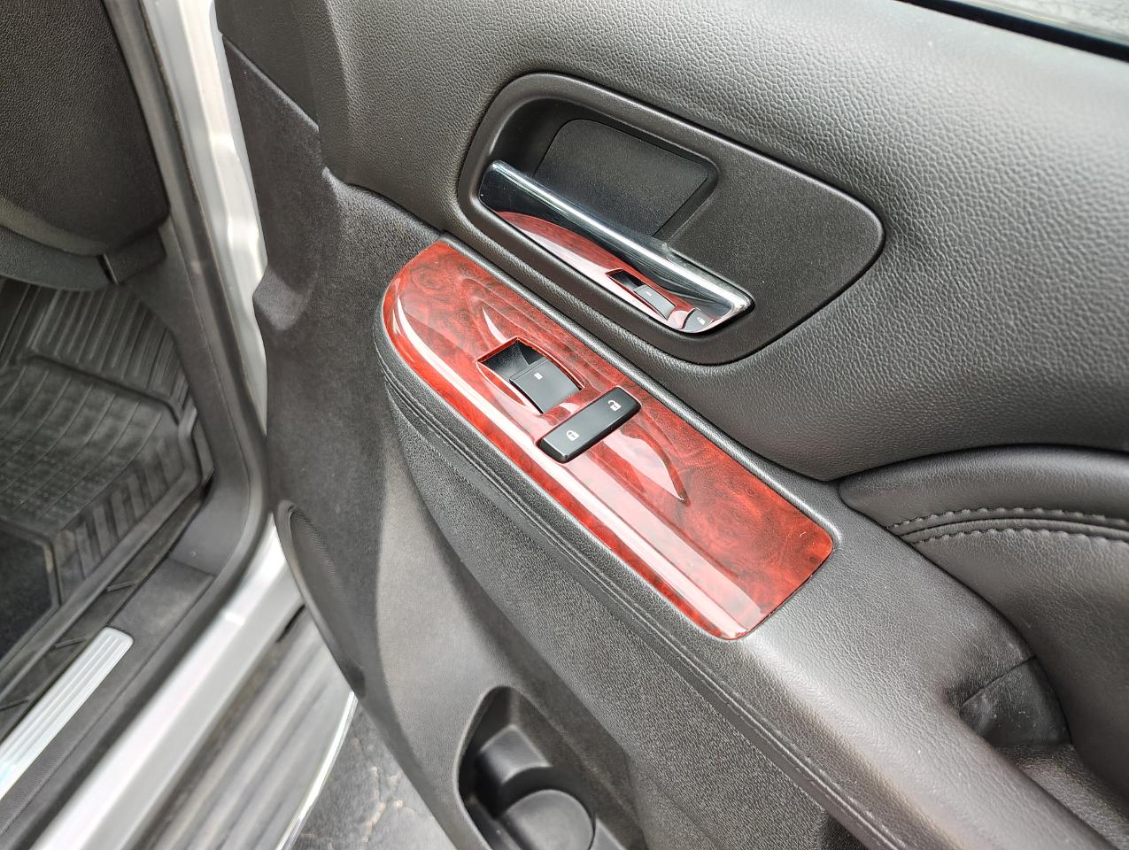 Cadillac Escalade ESV AWD Luxury 2013