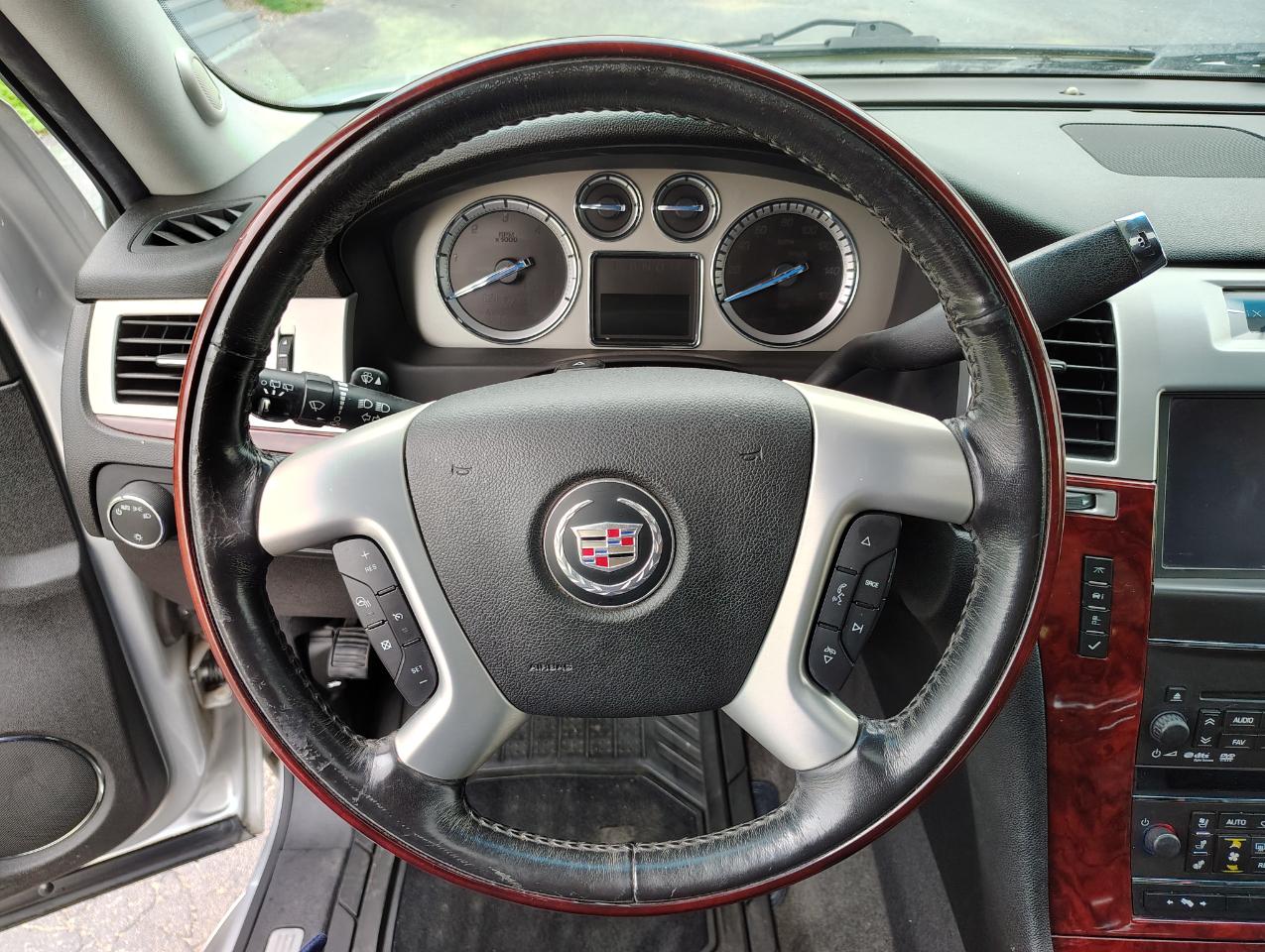 Cadillac Escalade ESV AWD Luxury 2013