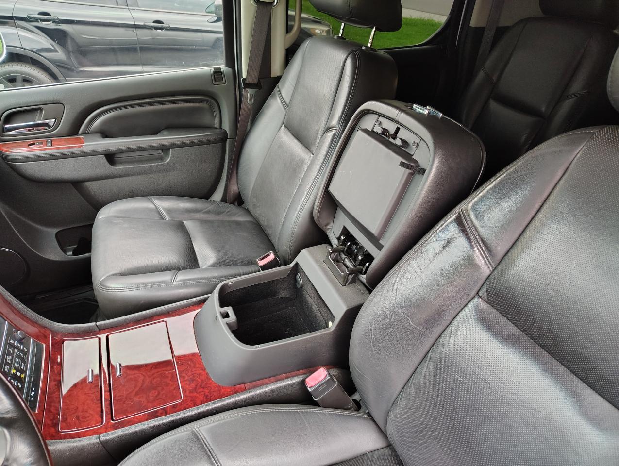 Cadillac Escalade ESV AWD Luxury 2013
