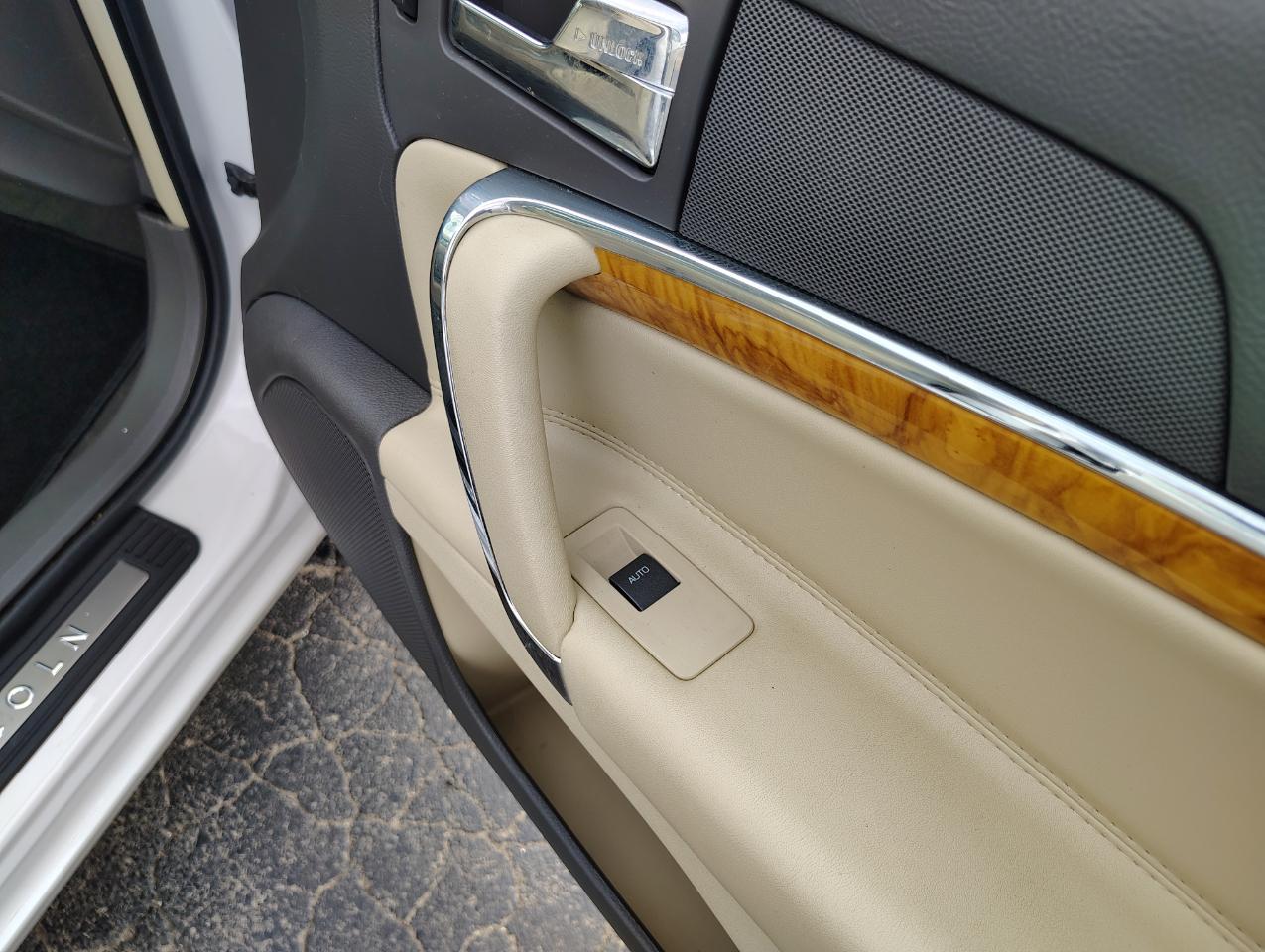 Lincoln MKZ AWD 2012