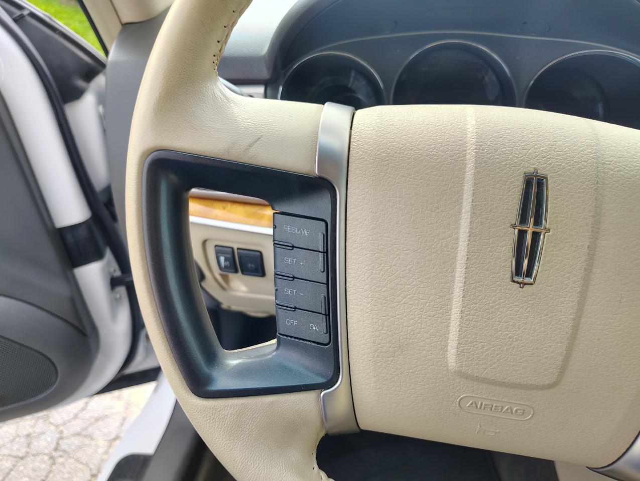 Lincoln MKZ AWD 2012