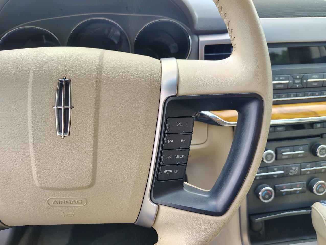 Lincoln MKZ AWD 2012