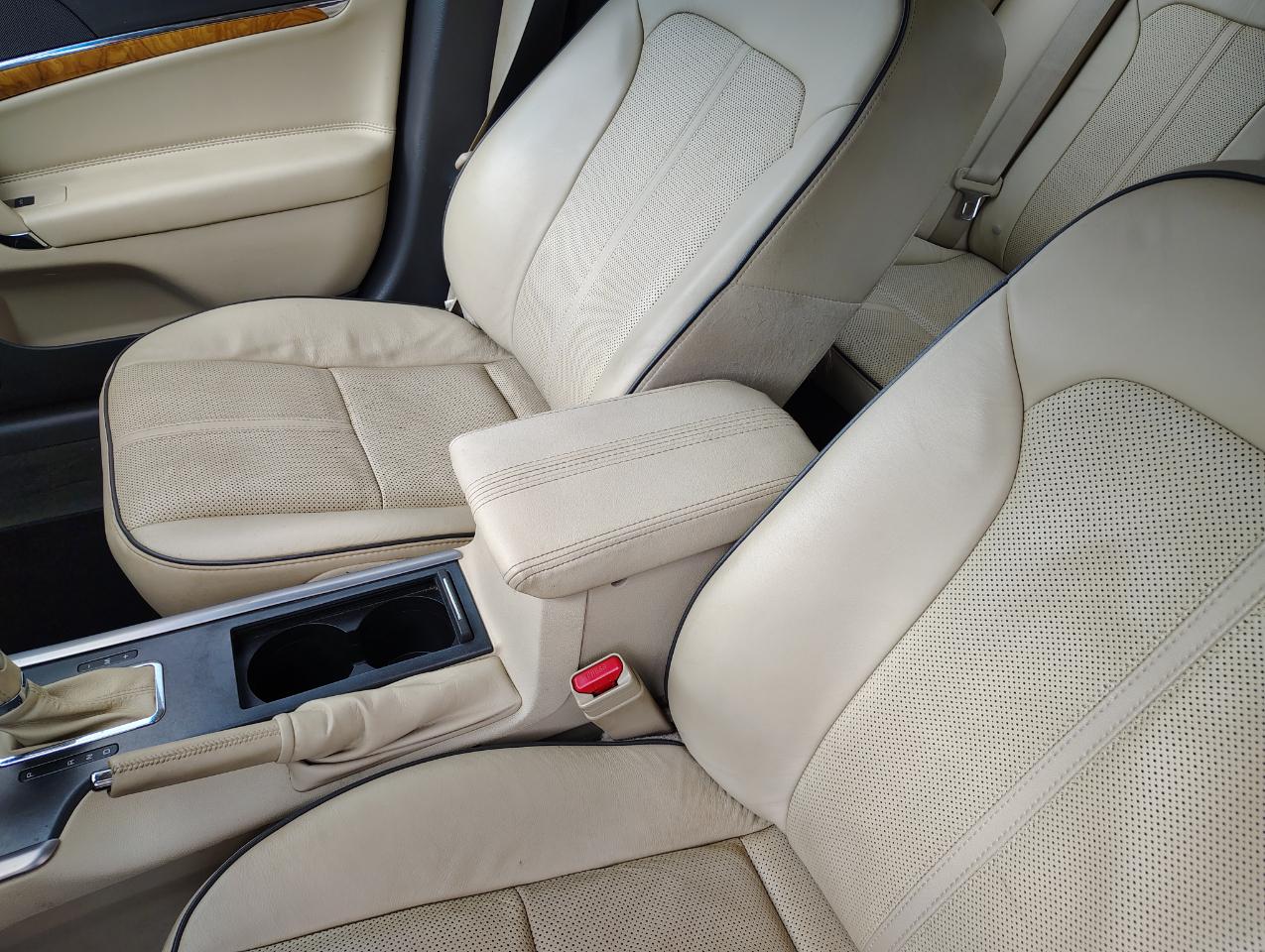 Lincoln MKZ AWD 2012