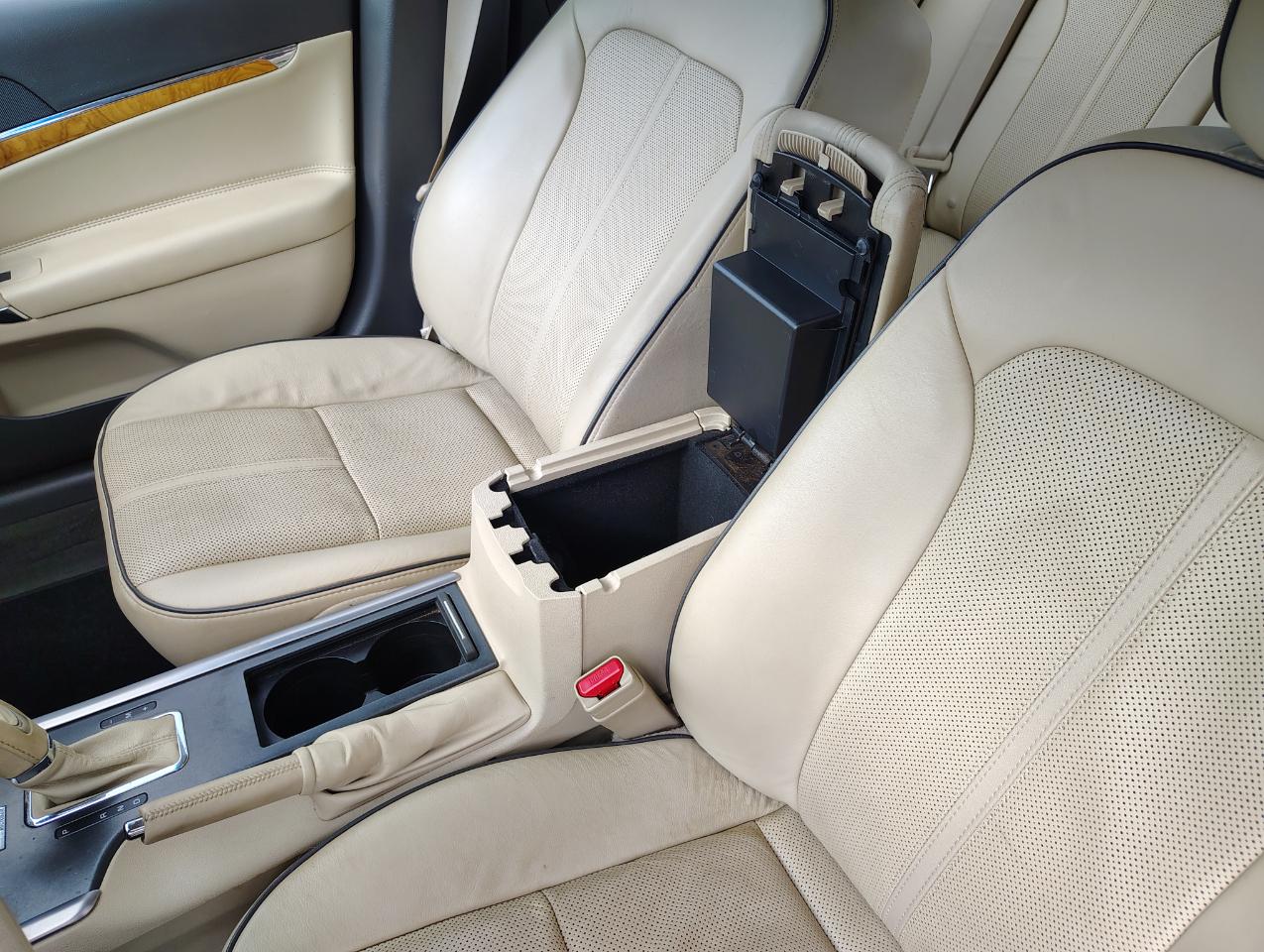 Lincoln MKZ AWD 2012