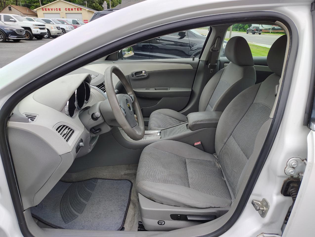 Chevrolet Malibu 1LT 2012