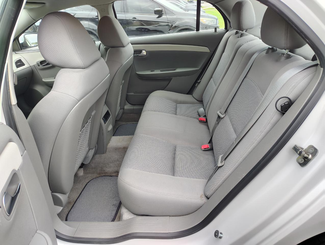 Chevrolet Malibu 1LT 2012
