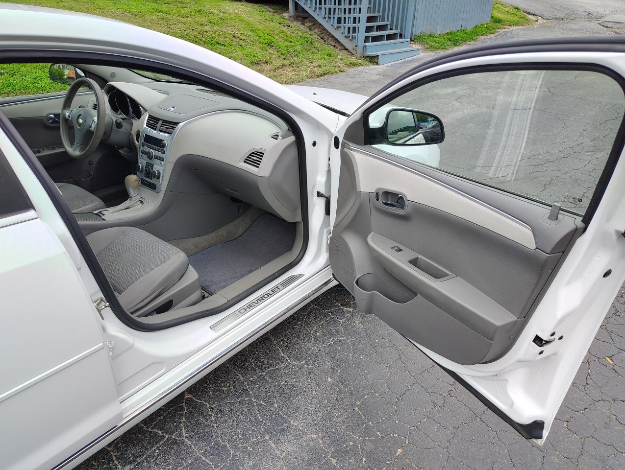 Chevrolet Malibu 1LT 2012