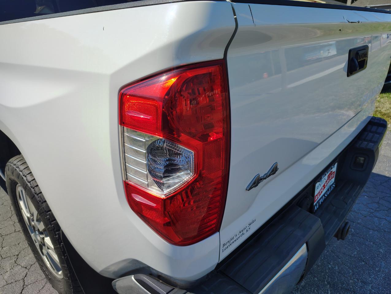 Toyota Tundra SR5 5.7L V8 FFV Double Cab 4WD 2014