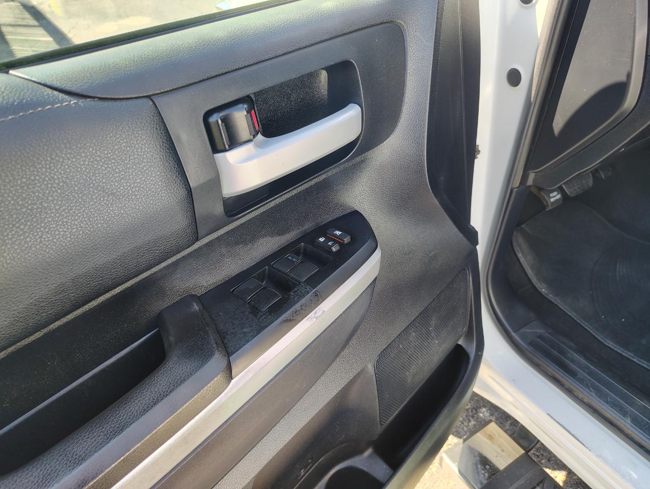 Toyota Tundra SR5 5.7L V8 FFV Double Cab 4WD 2014