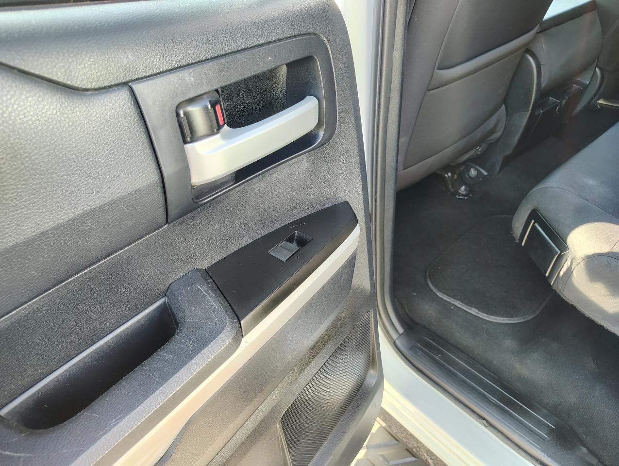 Toyota Tundra SR5 5.7L V8 FFV Double Cab 4WD 2014