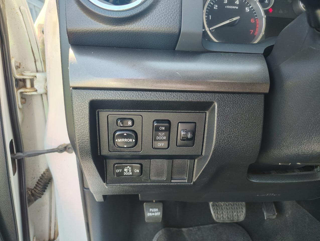 Toyota Tundra SR5 5.7L V8 FFV Double Cab 4WD 2014
