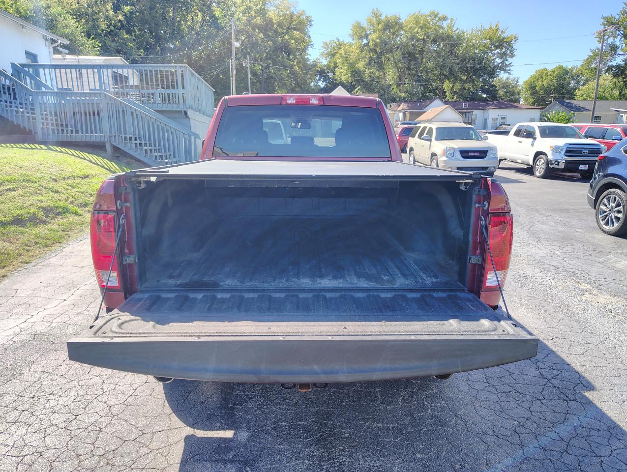 RAM 1500 Tradesman Quad Cab 4WD 2015