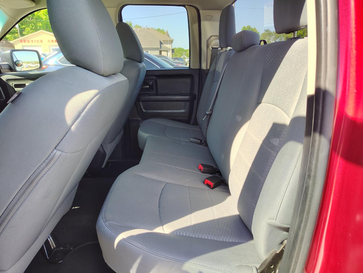 RAM 1500 Tradesman Quad Cab 4WD 2015