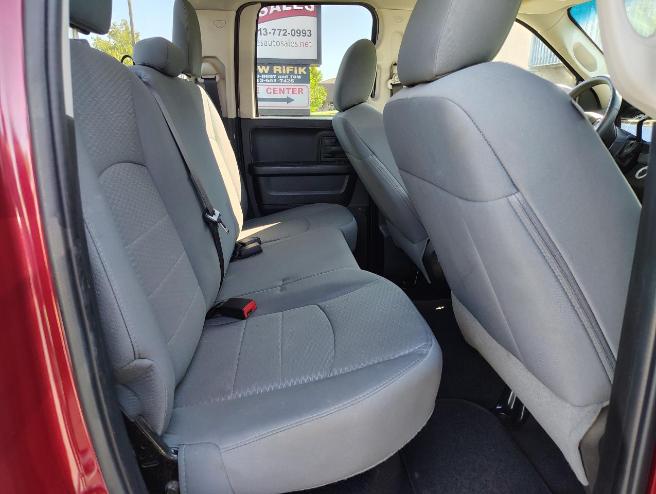 RAM 1500 Tradesman Quad Cab 4WD 2015