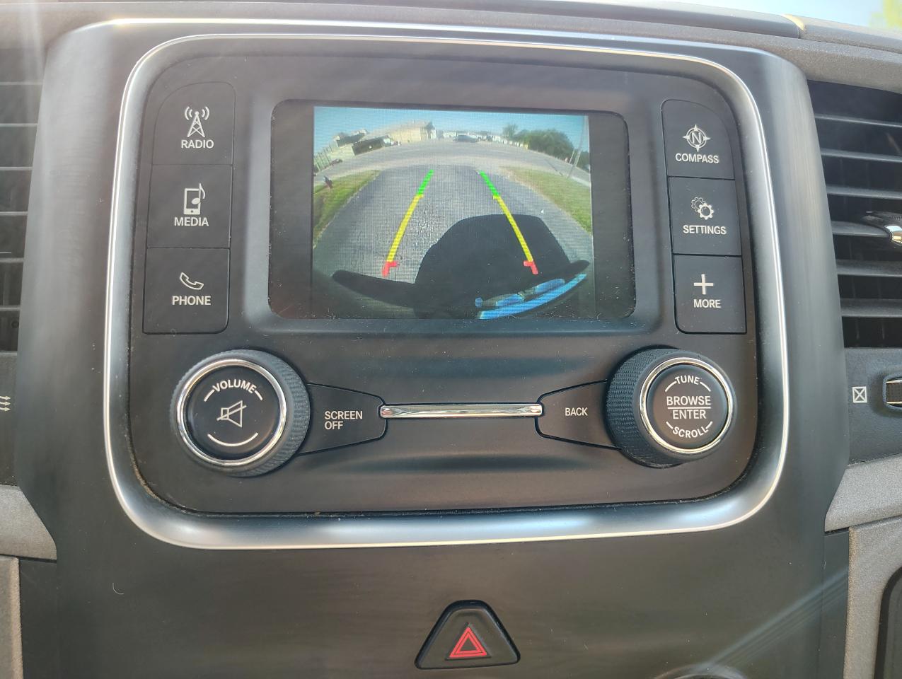 RAM 1500 Tradesman Quad Cab 4WD 2015
