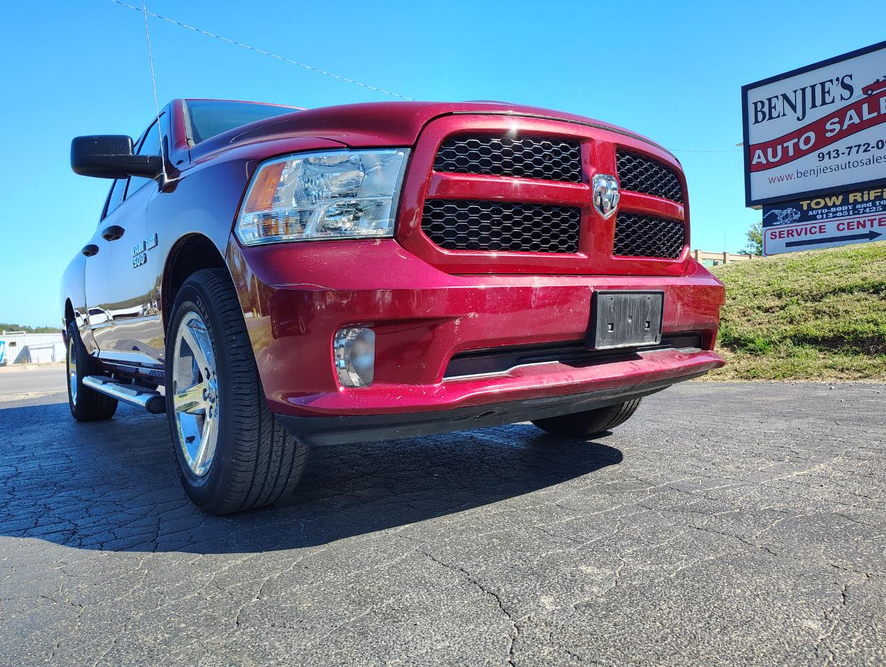 RAM 1500 Tradesman Quad Cab 4WD 2015