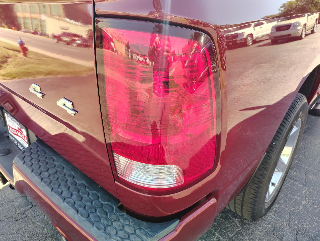 RAM 1500 Tradesman Quad Cab 4WD 2015