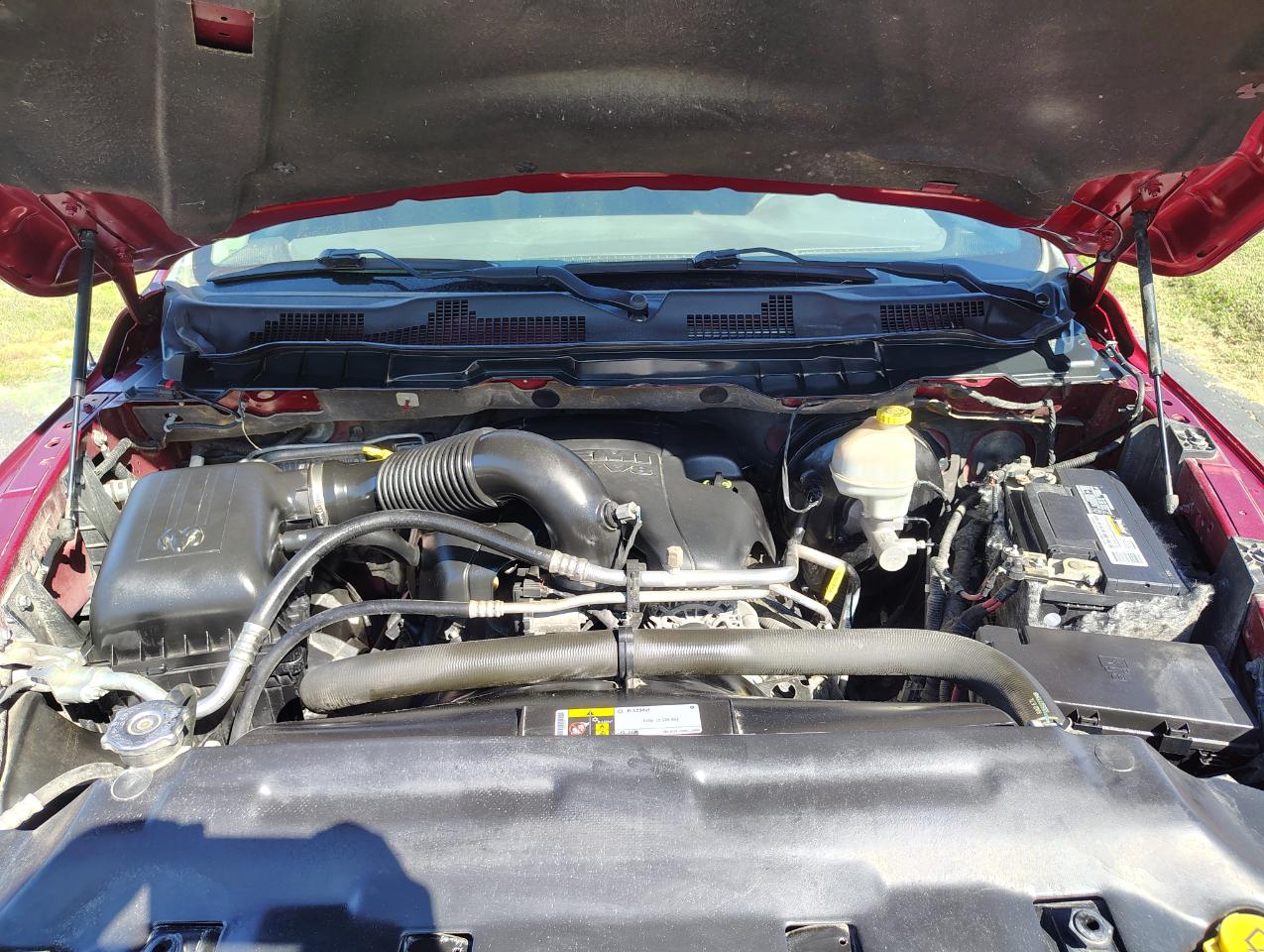RAM 1500 Tradesman Quad Cab 4WD 2015
