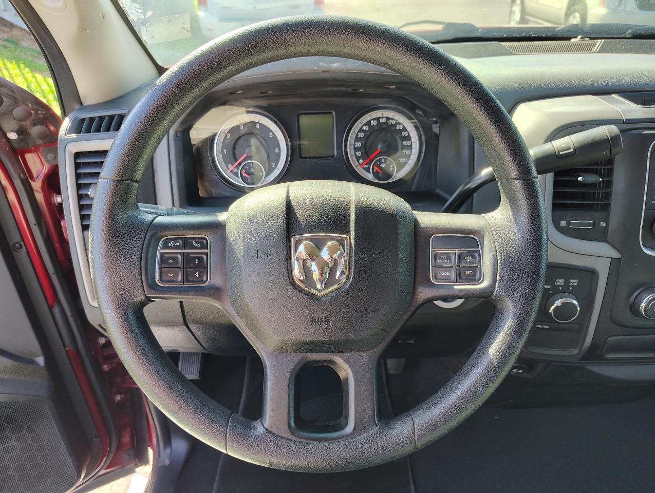RAM 1500 Tradesman Quad Cab 4WD 2015